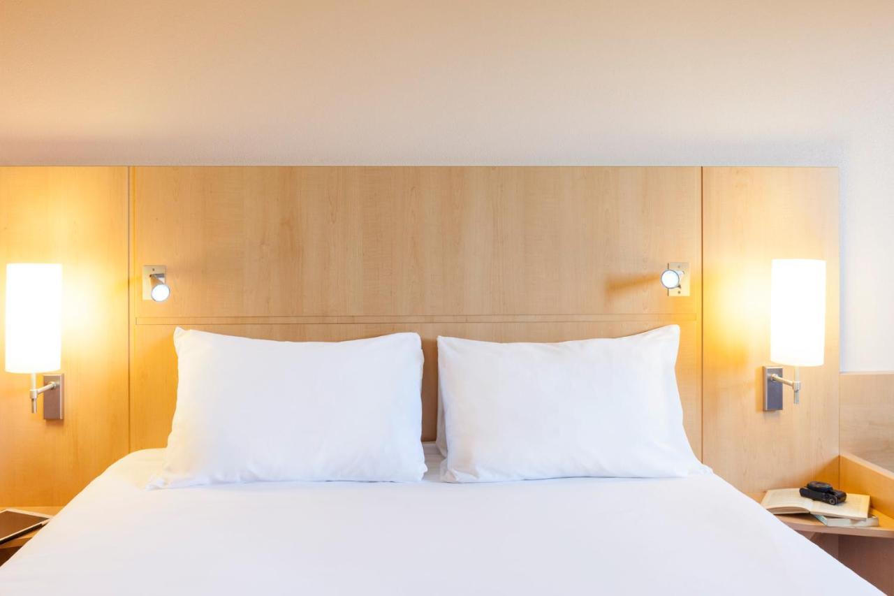 Hotell Ibis Plaza Glories 22@ 2*
