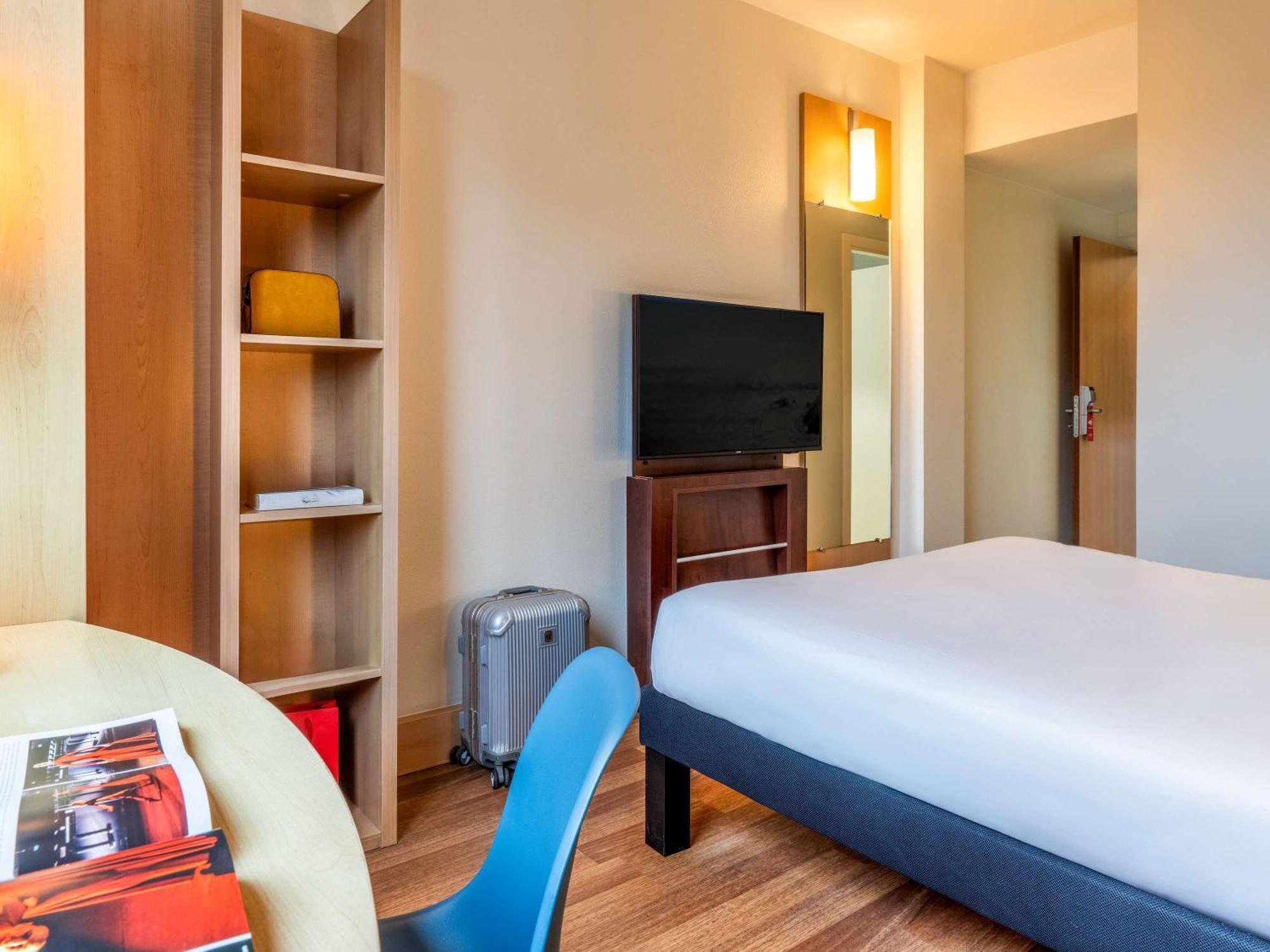 Ibis Plaza Glories 22@ Hotell 2*