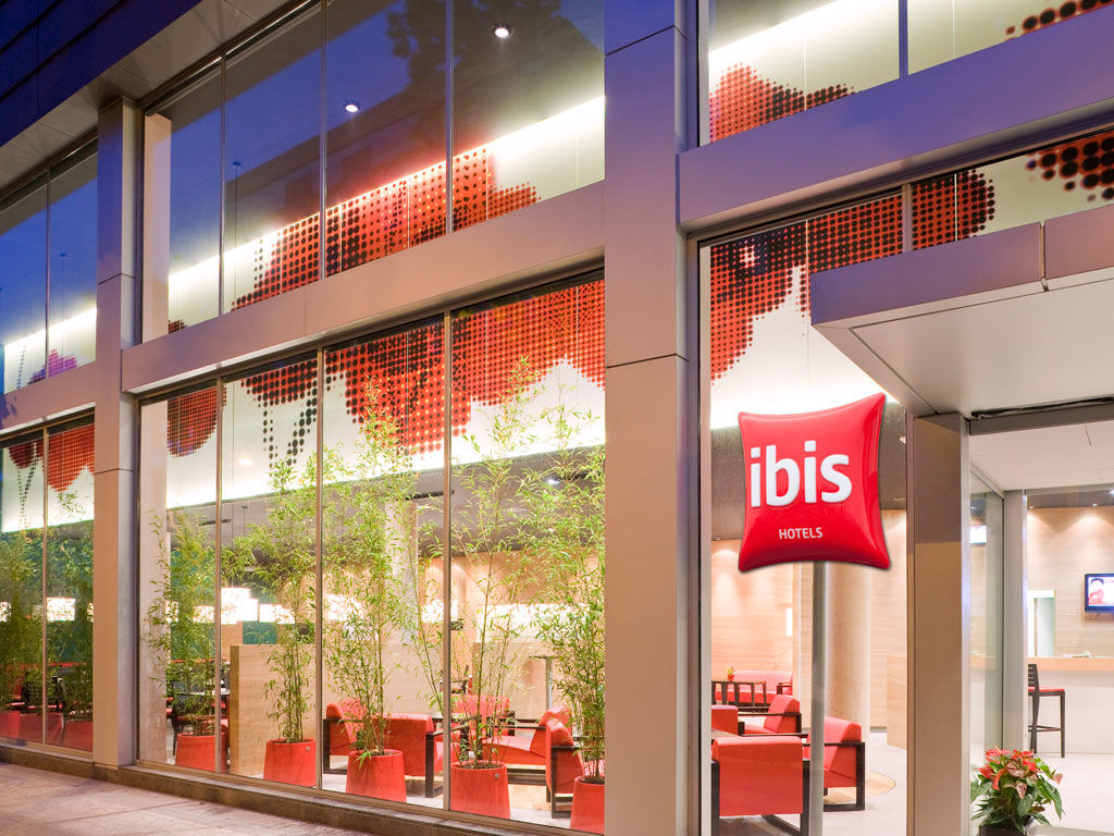 Hotell Ibis Plaza Glories 22@